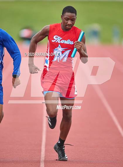 Thumbnail 1 in JV: Dave Bethany Relays (4x200M) photogallery.