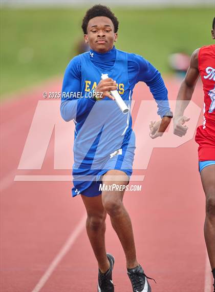 Thumbnail 2 in JV: Dave Bethany Relays (4x200M) photogallery.