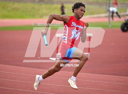 Thumbnail 2 in JV: Dave Bethany Relays (4x200M) photogallery.