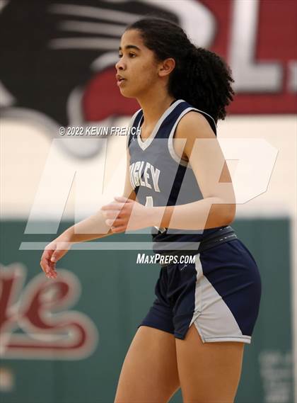 Thumbnail 3 in Higley vs. Kellis (Mountain Ridge Invitational) photogallery.