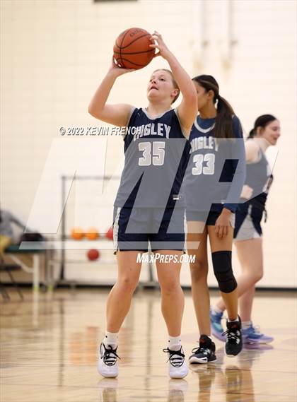 Thumbnail 3 in Higley vs. Kellis (Mountain Ridge Invitational) photogallery.