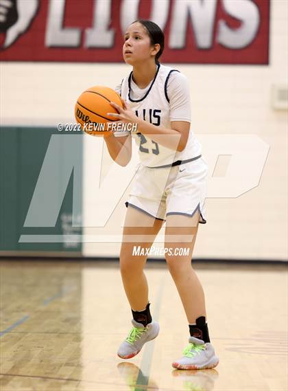 Thumbnail 3 in Higley vs. Kellis (Mountain Ridge Invitational) photogallery.