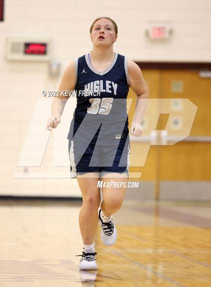 Thumbnail 2 in Higley vs. Kellis (Mountain Ridge Invitational) photogallery.