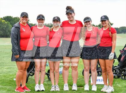 Thumbnail 2 in UIL 5A Girls Golf State Tournament photogallery.