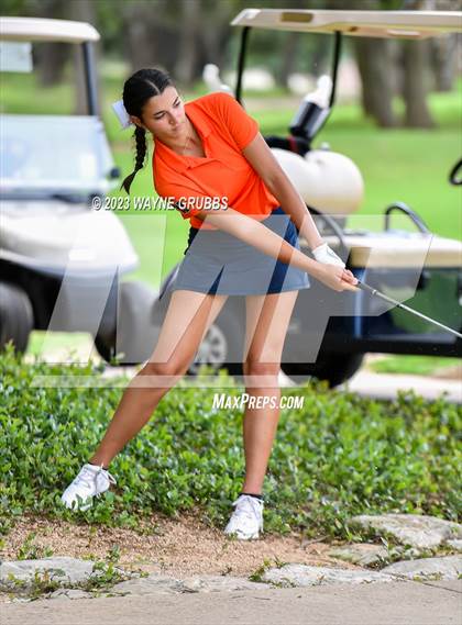 Thumbnail 2 in UIL 5A Girls Golf State Tournament photogallery.