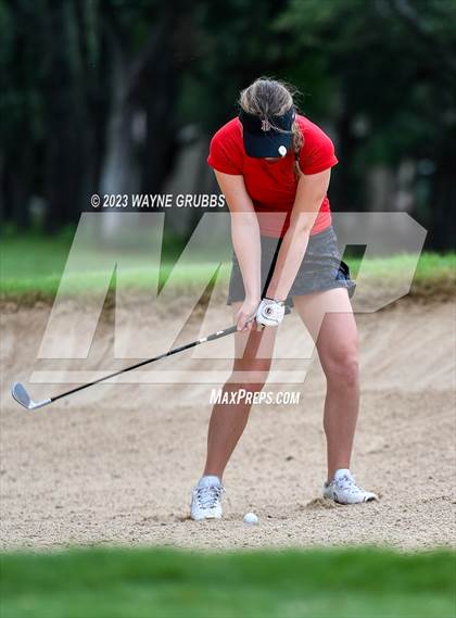 Thumbnail 3 in UIL 5A Girls Golf State Tournament photogallery.