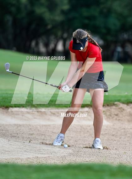 Thumbnail 2 in UIL 5A Girls Golf State Tournament photogallery.