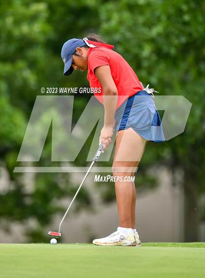 Thumbnail 2 in UIL 5A Girls Golf State Tournament photogallery.
