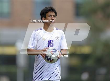 Thumbnail 3 in St. Augustine vs. De La Salle photogallery.