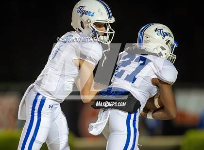 Thumbnail 3 in Gordonsville @ South Pittsburg (1-1A Quarterfinal) photogallery.