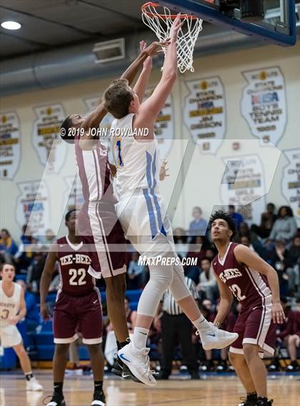Thumbnail 1 in Zion-Benton @ Lake Forest photogallery.