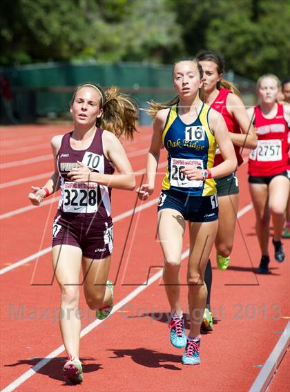 Thumbnail 1 in Stanford Invitational 3000m photogallery.
