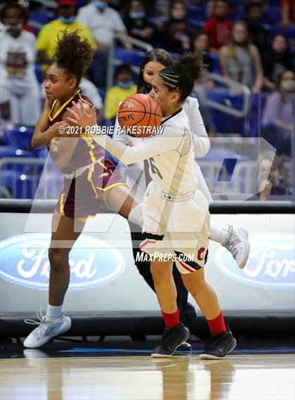 Thumbnail 2 in Brownfield vs. Fairfield (UIL 3A Final) photogallery.