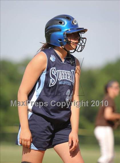 Thumbnail 3 in Clarkstown South vs. Suffern photogallery.