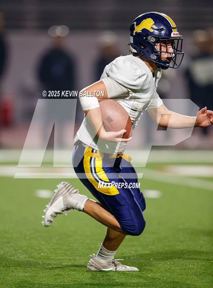 Thumbnail 2 in Lincoln @ Valley Center (CIF Div 6AA Final) photogallery.