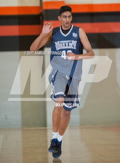 Thumbnail 1 in Dougherty Valley vs. Cardinal Newman (Rob Vares Jr. Memorial Classic) photogallery.
