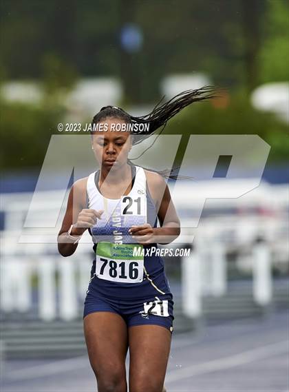 Thumbnail 3 in Bob Hayes Invitational (1600 Meters) photogallery.