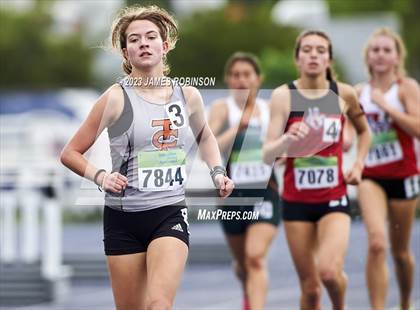 Thumbnail 2 in Bob Hayes Invitational (1600 Meters) photogallery.