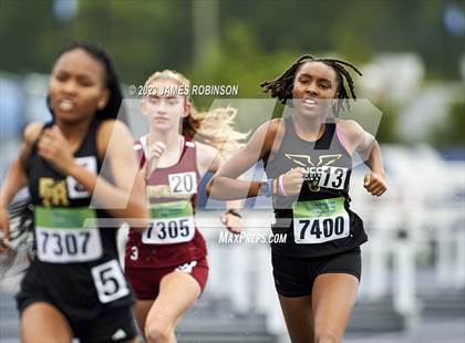 Thumbnail 2 in Bob Hayes Invitational (1600 Meters) photogallery.