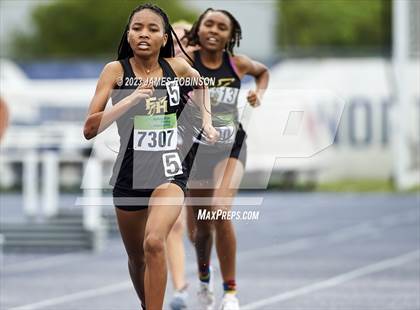 Thumbnail 1 in Bob Hayes Invitational (1600 Meters) photogallery.