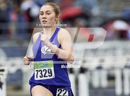 Thumbnail 1 in Bob Hayes Invitational (1600 Meters) photogallery.