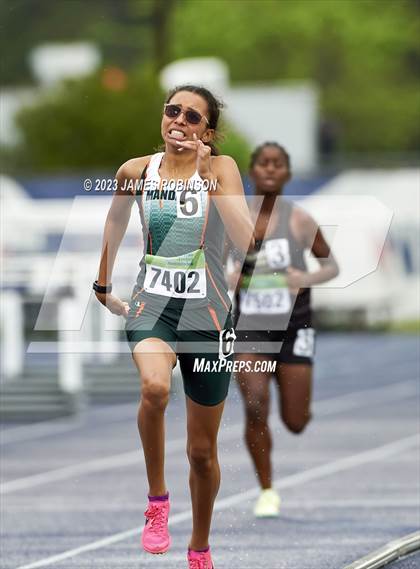 Thumbnail 3 in Bob Hayes Invitational (1600 Meters) photogallery.