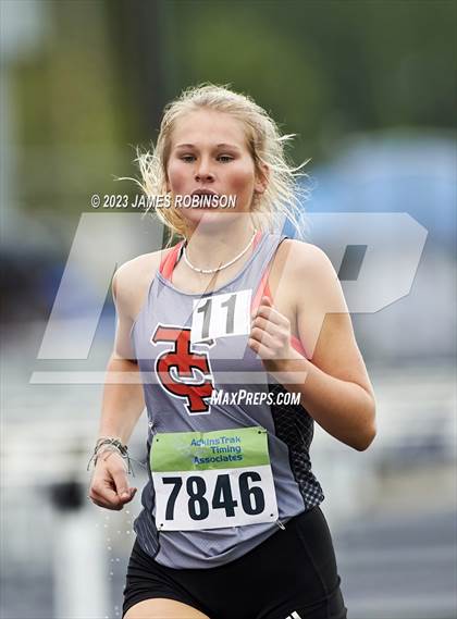 Thumbnail 1 in Bob Hayes Invitational (1600 Meters) photogallery.