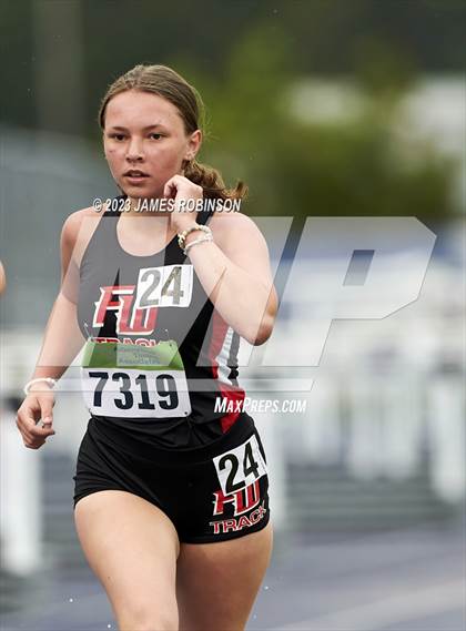 Thumbnail 3 in Bob Hayes Invitational (1600 Meters) photogallery.