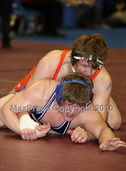 Thumbnail 1 in NYSPHSAA Championships (Division I Semifinals, 140-285) photogallery.