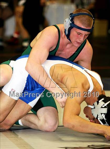 Thumbnail 3 in NYSPHSAA Championships (Division I Semifinals, 140-285) photogallery.