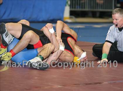 Thumbnail 3 in NYSPHSAA Championships (Division I Semifinals, 140-285) photogallery.