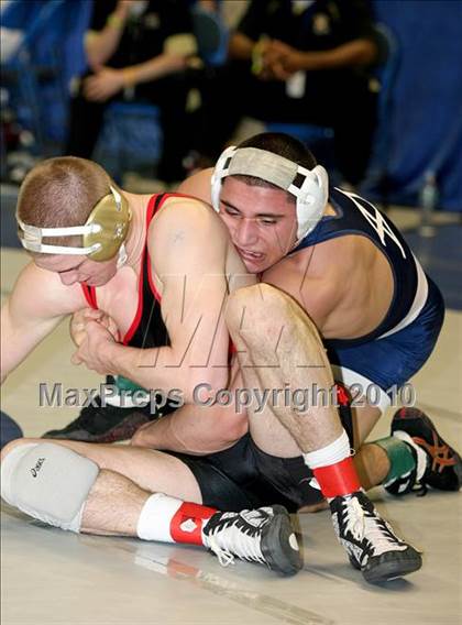 Thumbnail 2 in NYSPHSAA Championships (Division I Semifinals, 140-285) photogallery.