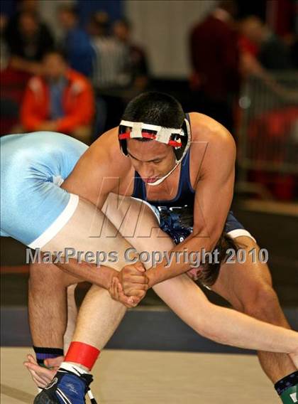 Thumbnail 2 in NYSPHSAA Championships (Division I Semifinals, 140-285) photogallery.