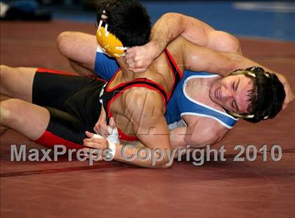 Thumbnail 3 in NYSPHSAA Championships (Division I Semifinals, 140-285) photogallery.
