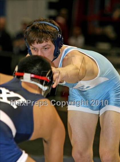 Thumbnail 3 in NYSPHSAA Championships (Division I Semifinals, 140-285) photogallery.