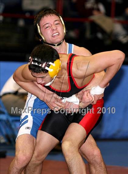 Thumbnail 1 in NYSPHSAA Championships (Division I Semifinals, 140-285) photogallery.