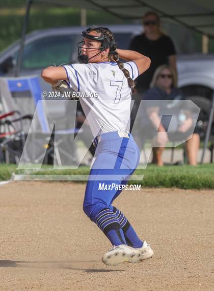 Thumbnail 1 in Villa Grove vs. Heyworth (IHSA 1A Sectional Semifinal) photogallery.