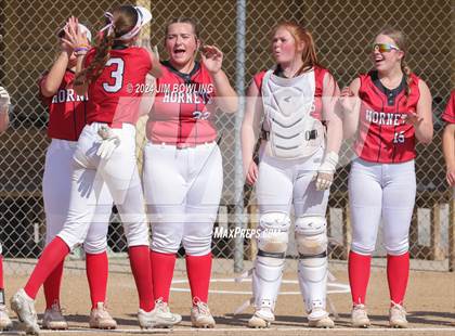 Thumbnail 3 in Villa Grove vs. Heyworth (IHSA 1A Sectional Semifinal) photogallery.