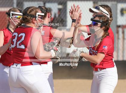 Thumbnail 1 in Villa Grove vs. Heyworth (IHSA 1A Sectional Semifinal) photogallery.