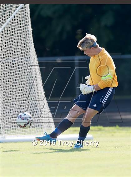Thumbnail 2 in Carmel Christian vs Charlotte Latin photogallery.