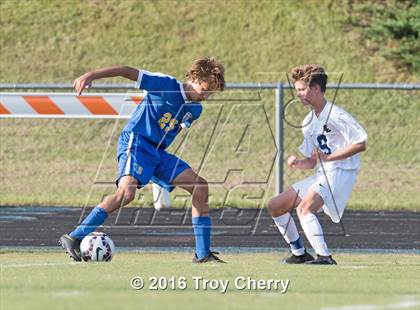 Thumbnail 3 in Carmel Christian vs Charlotte Latin photogallery.