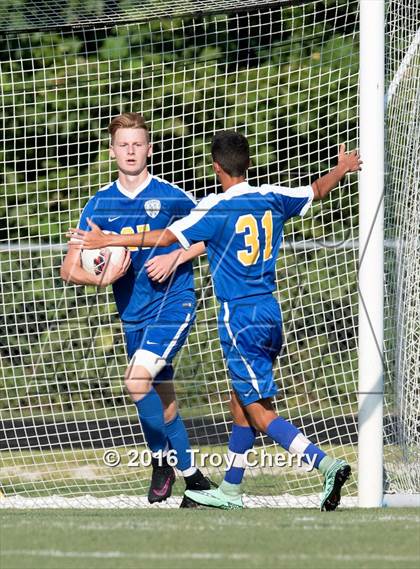 Thumbnail 3 in Carmel Christian vs Charlotte Latin photogallery.