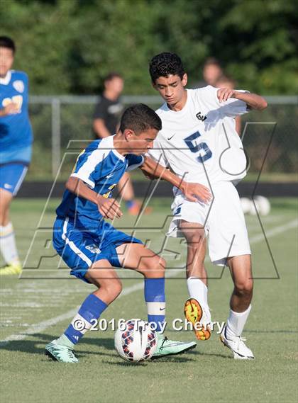 Thumbnail 1 in Carmel Christian vs Charlotte Latin photogallery.
