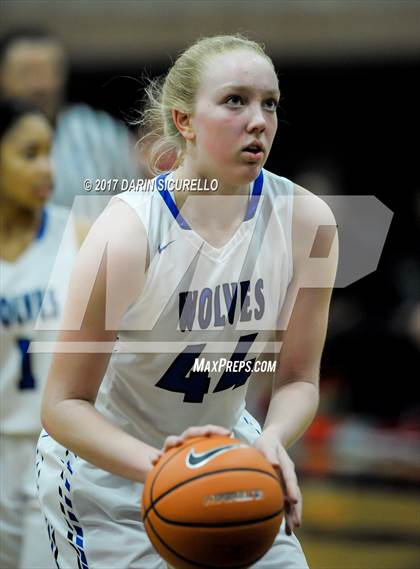 Thumbnail 2 in St. John's vs. Grandview (NIKE Tournament of Champions) photogallery.