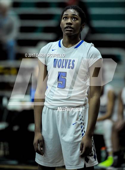 Thumbnail 1 in St. John's vs. Grandview (NIKE Tournament of Champions) photogallery.
