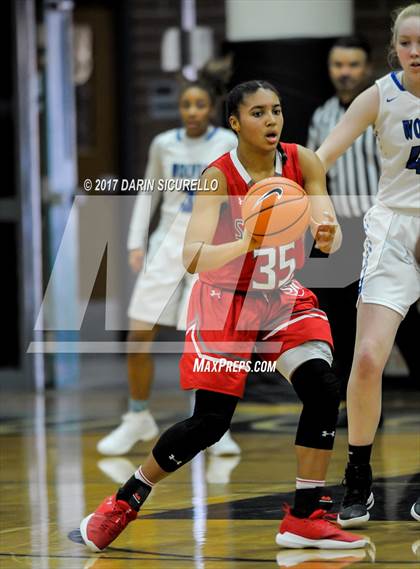 Thumbnail 1 in St. John's vs. Grandview (NIKE Tournament of Champions) photogallery.