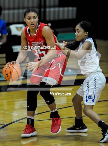 Thumbnail 2 in St. John's vs. Grandview (NIKE Tournament of Champions) photogallery.