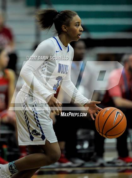 Thumbnail 3 in St. John's vs. Grandview (NIKE Tournament of Champions) photogallery.