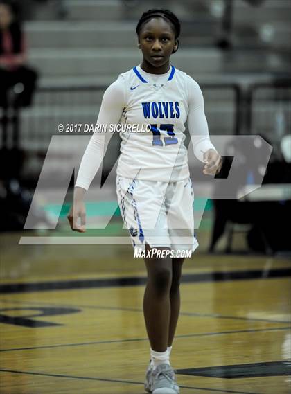 Thumbnail 3 in St. John's vs. Grandview (NIKE Tournament of Champions) photogallery.