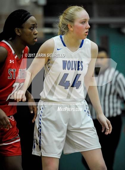 Thumbnail 1 in St. John's vs. Grandview (NIKE Tournament of Champions) photogallery.